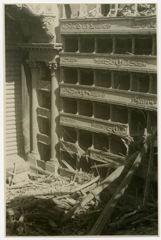 La Scala dopo i bombardamenti del 16 agosto 1943